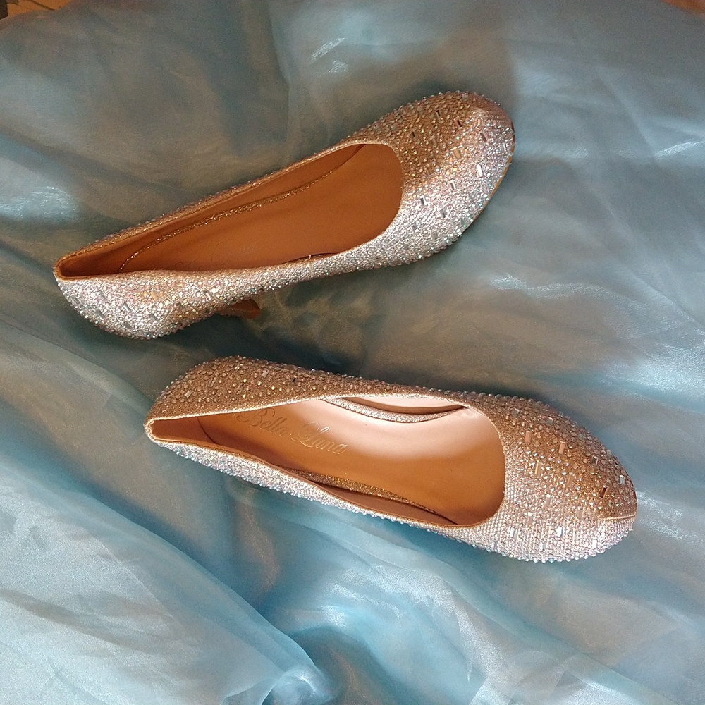 Bella Luna silvery jeweled pumps Sz 10 🥿